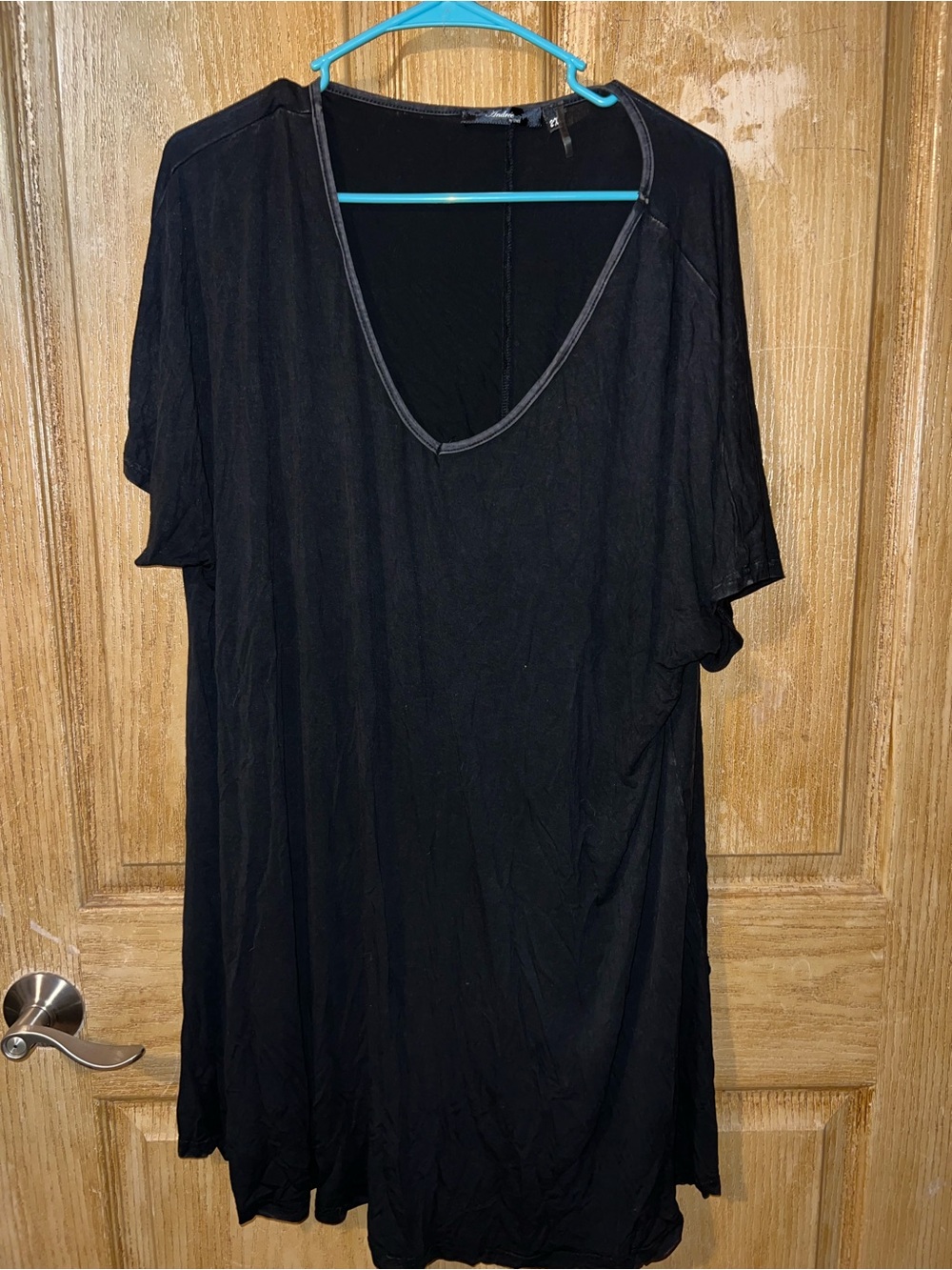 Black Women's Tshirt Dress - V-Neck. 2X